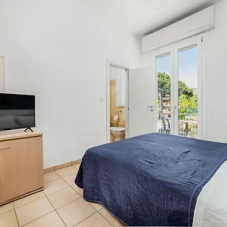 Oliver チェルヴィア