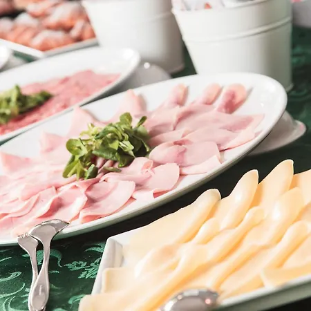 Oliver チェルヴィア